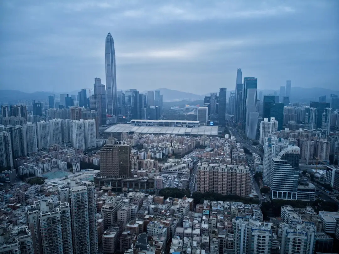 固态硬盘与移动硬盘在数据存储场景中的性能对比分析